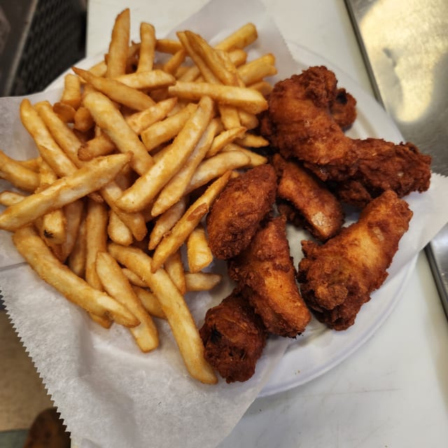 Chicken Wings Dinner.