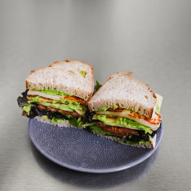 X-Salada Hot Sandwich.